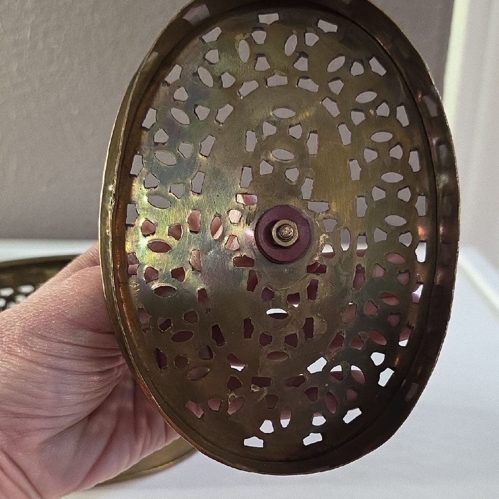 Vintage Brass Oval Trinket Or Cricket Box - Picture 4 of 5
